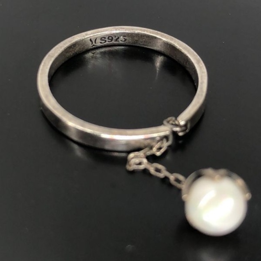Tarnished silver pearl ring size 5.5 - Picture 2 of 4